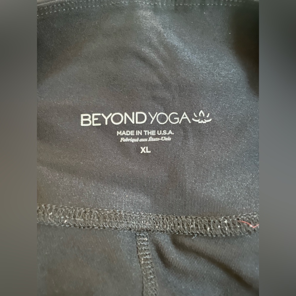 Beyond Yoga Sun & Moon ☀️🌙Gold Foil & Black 7/8 Legging XL - Picture 6 of 7